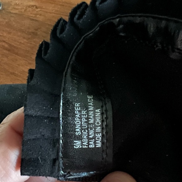 Aerosole Ruffled Booties - Picture 6 of 11